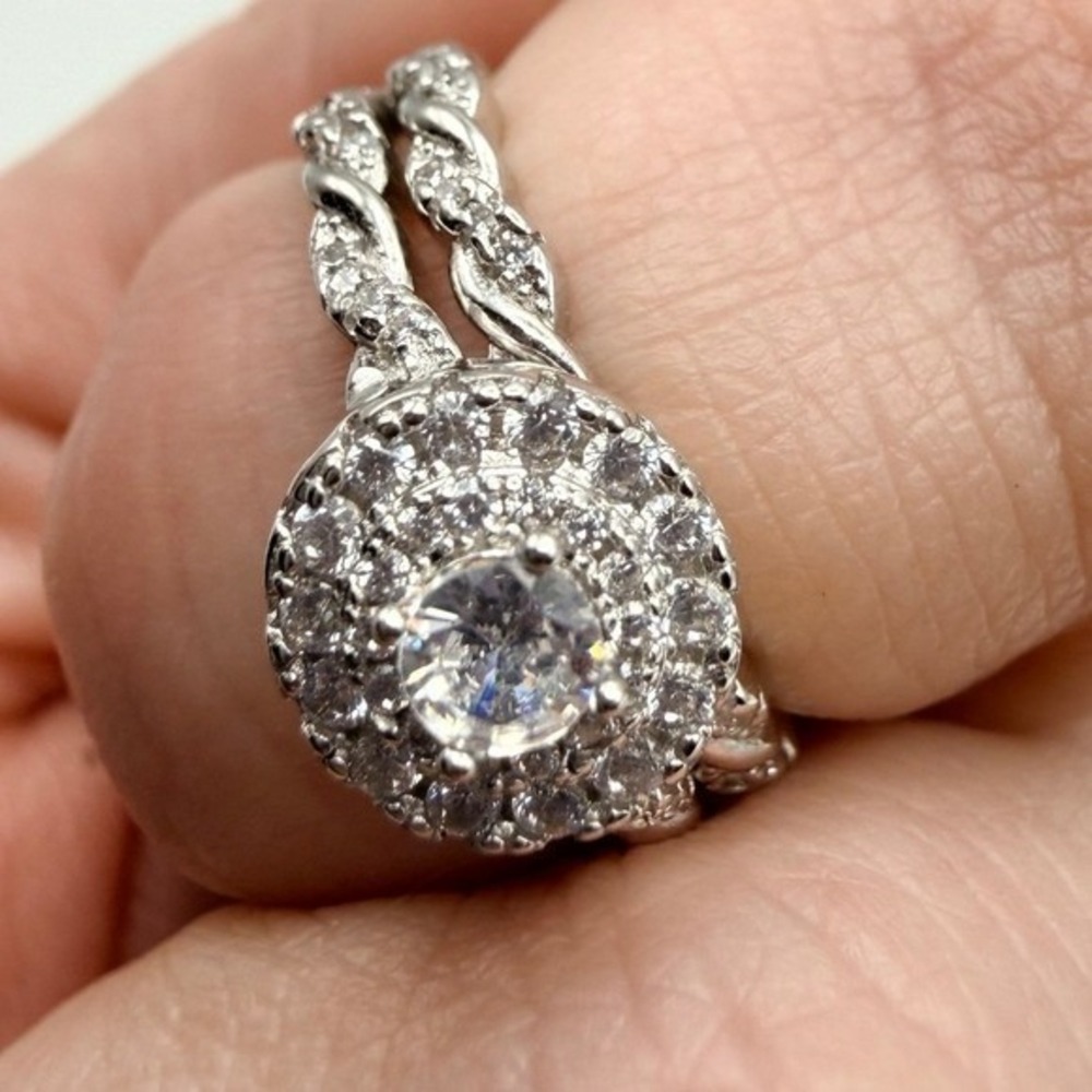 Sparkling Halo Engagement Ring Twist Band Cubic Zirconia Silver Tone Set size 6 - Picture 8 of 9